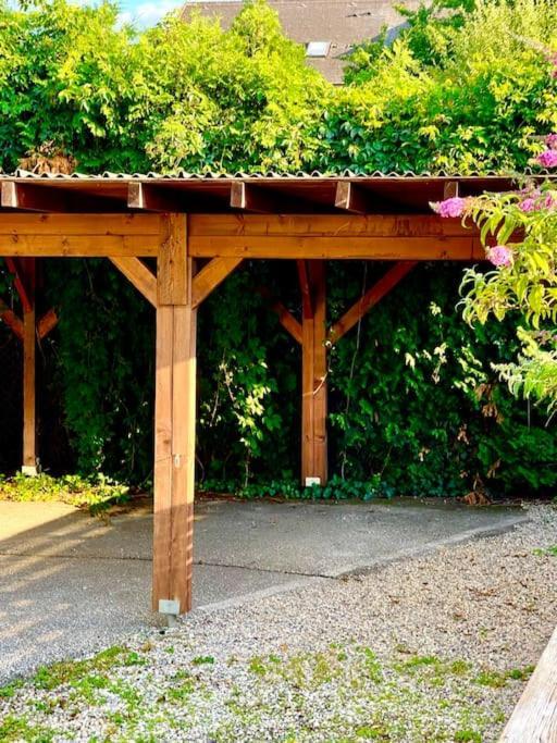 Schoene Wohnung Mit Eigenen Eingang Und Terrasse Gosseling エクステリア 写真