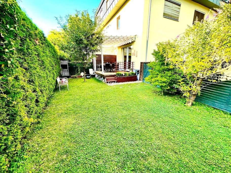 Schoene Wohnung Mit Eigenen Eingang Und Terrasse Gosseling エクステリア 写真